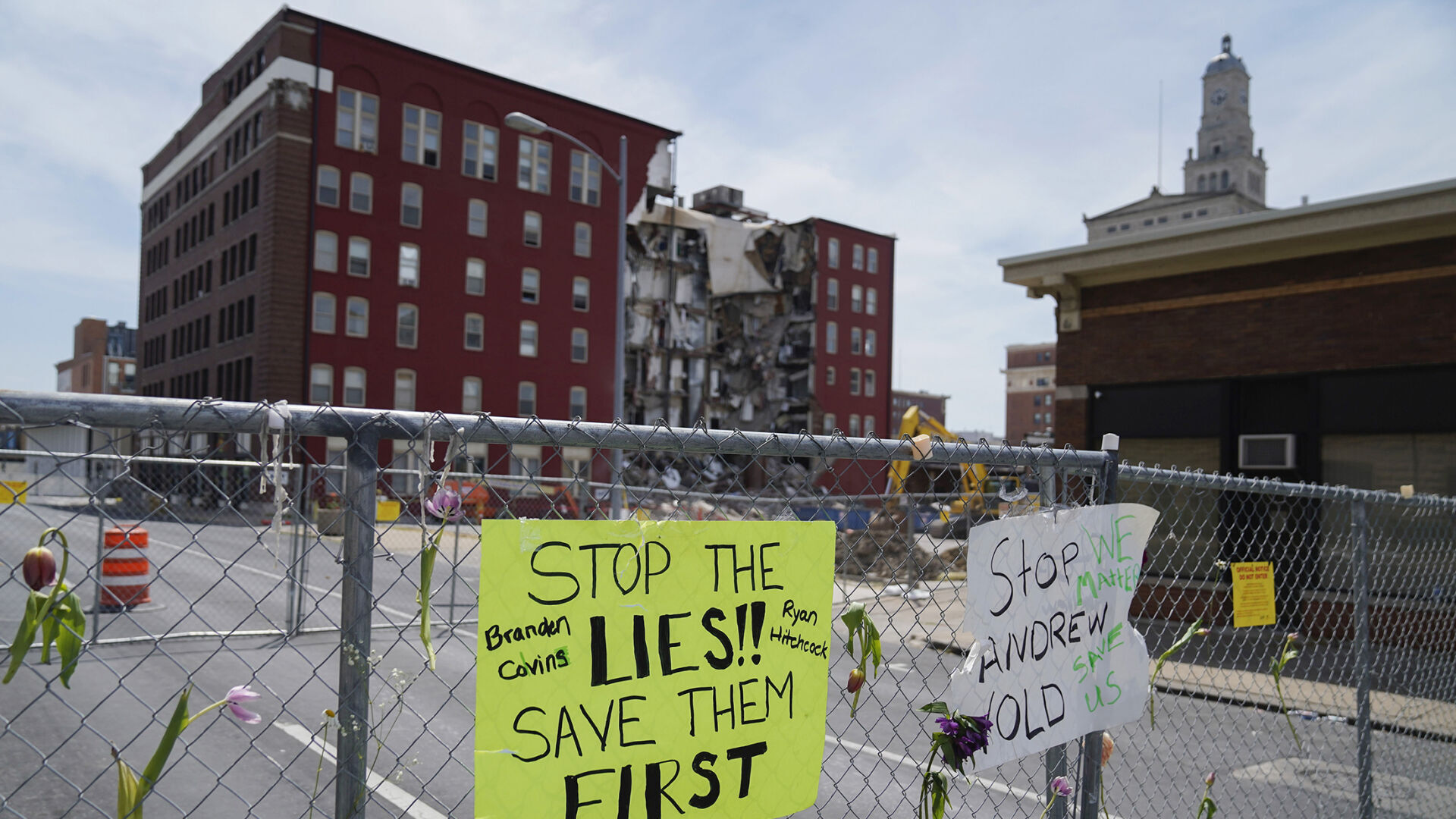 Some residents of collapsed Iowa building remain missing